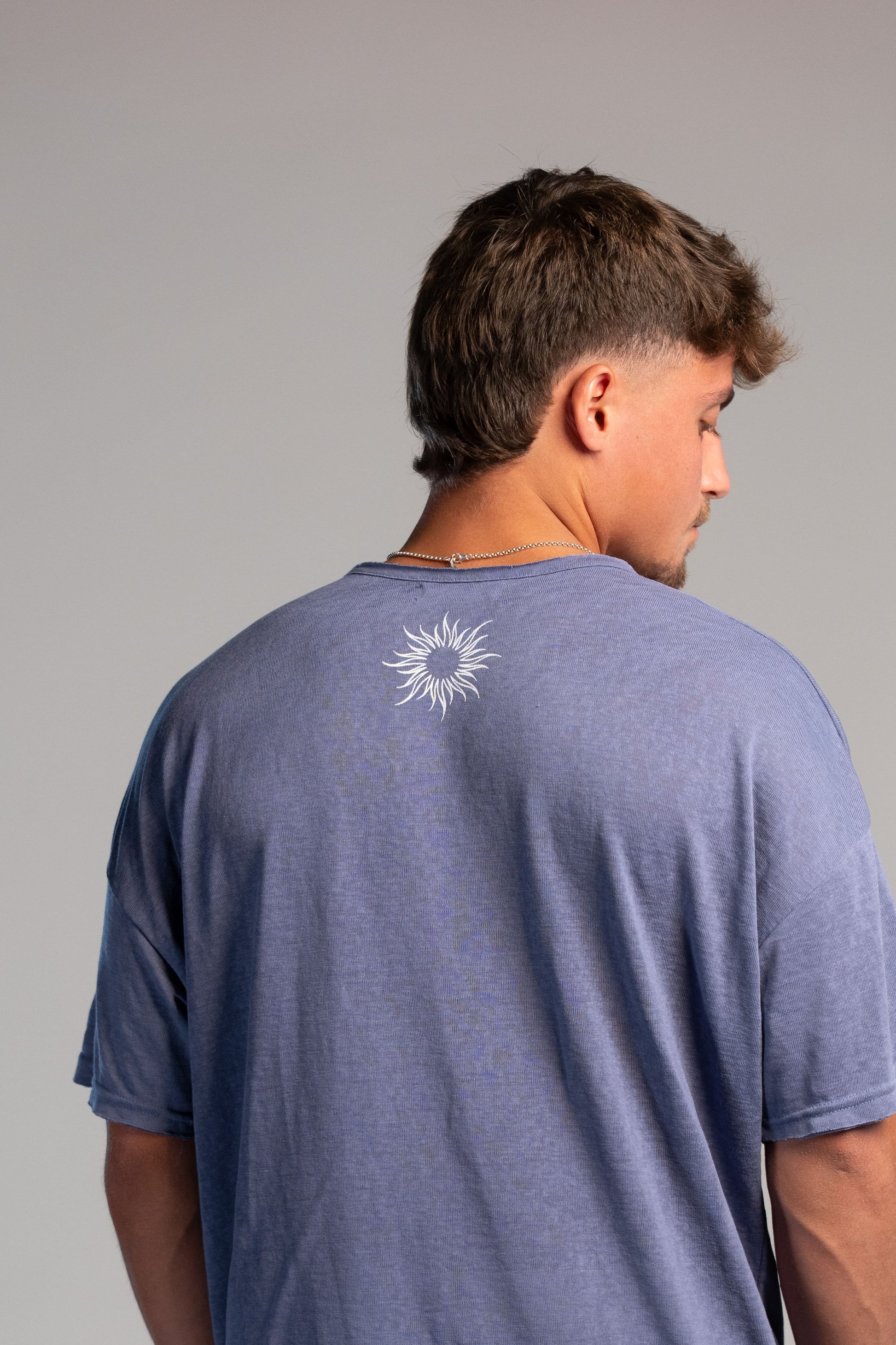 חולצת רילקס סגולה – בייסיק עם אמירה מבית Yesterday Sun