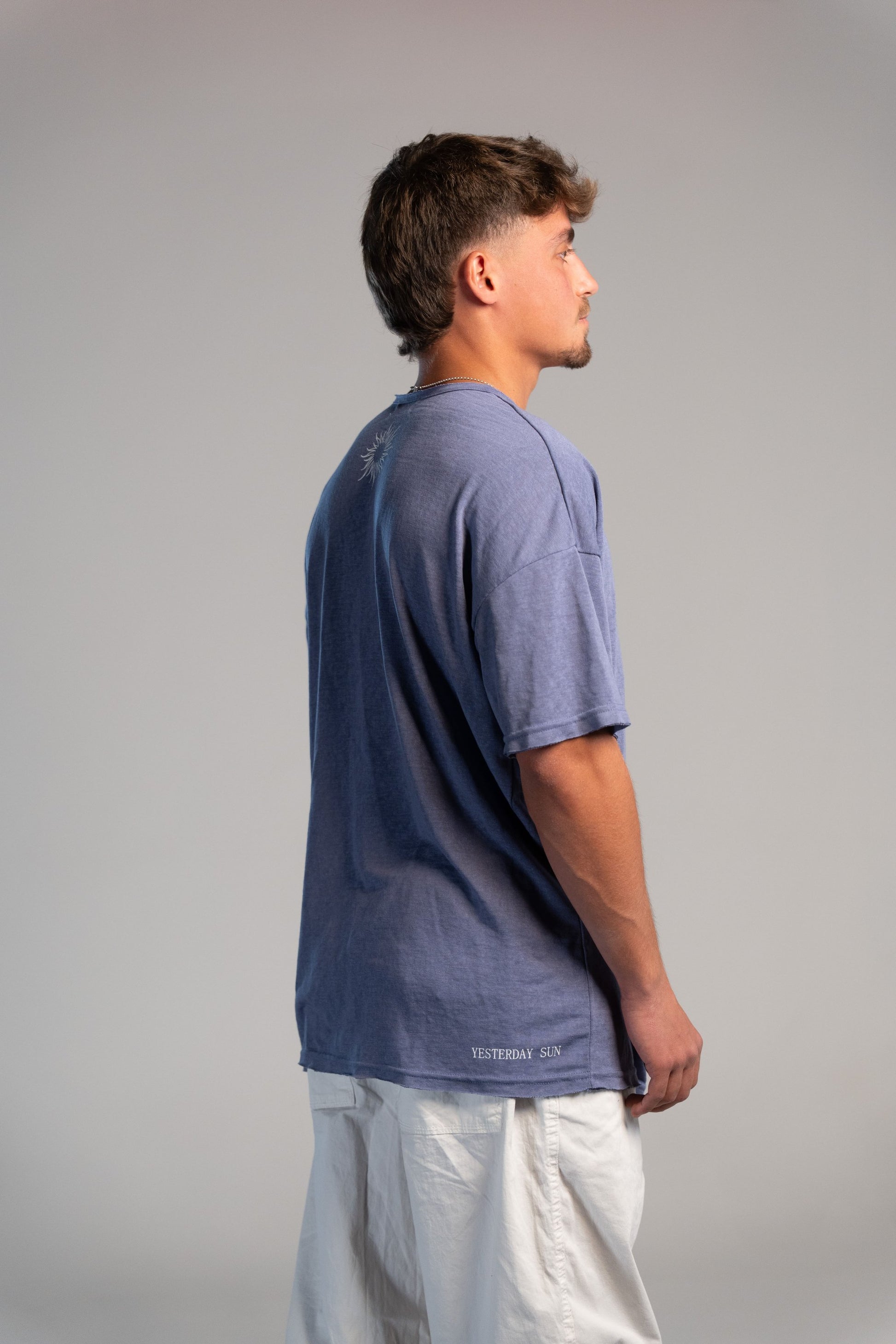 חולצת רילקס סגולה – בייסיק עם אמירה מבית Yesterday Sun